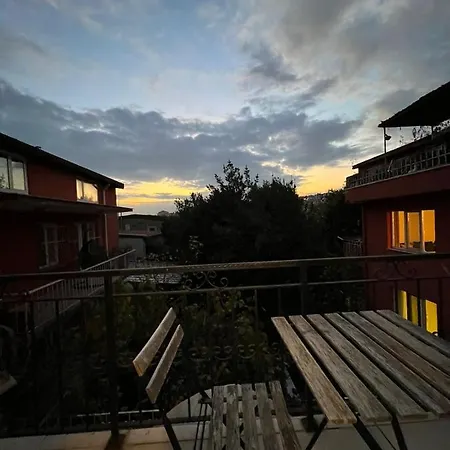 Demirtas House Apartmán *